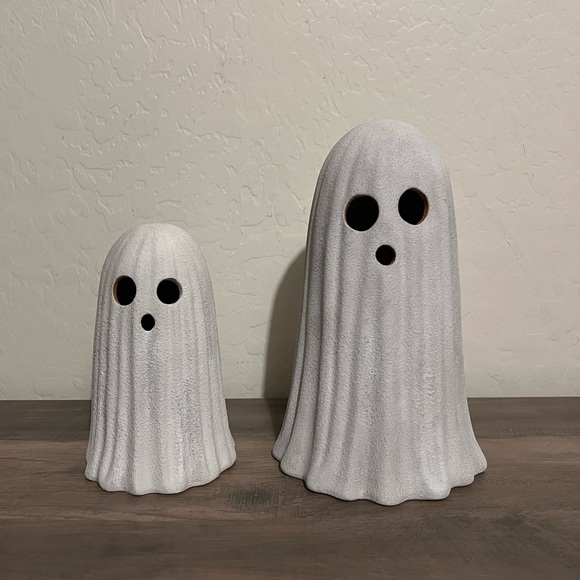 Terracotta Textured Ghosts Halloween Decor Hyde and EEK! Set of 2 Matte White - Picture 1 of 8